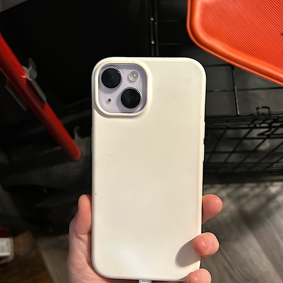 iPhone 14purple phonecrème case